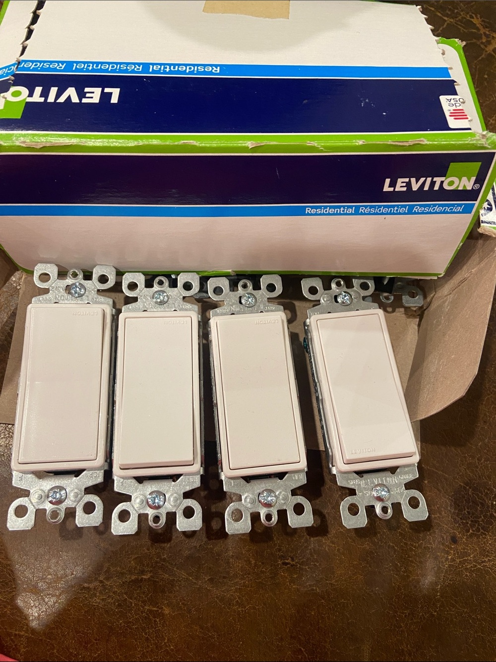 Levition White (4 Pack) white 3/way